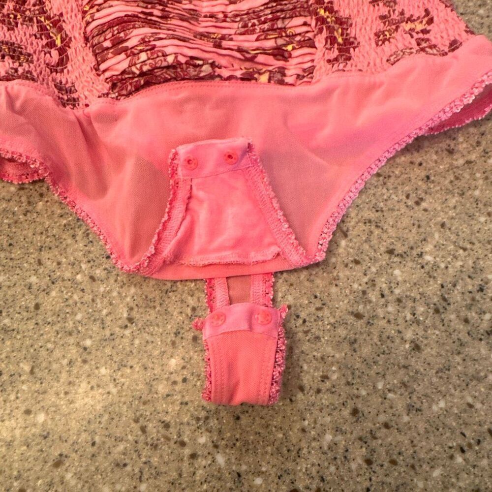 FREE PEOPLE Weekend Plans Pink Smocked Floral Ruffle Bodysuit - Picture 10 of 16